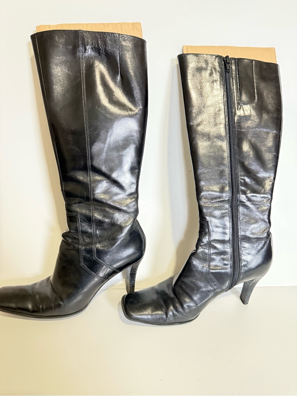 Black Leather Knee-High Heeled Boots - Classic Women's Fashion